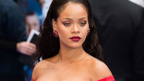 sexiest boobs in world|15 Celebrity Cleavage Moments: Rihanna, Jayne Mansfield, and .